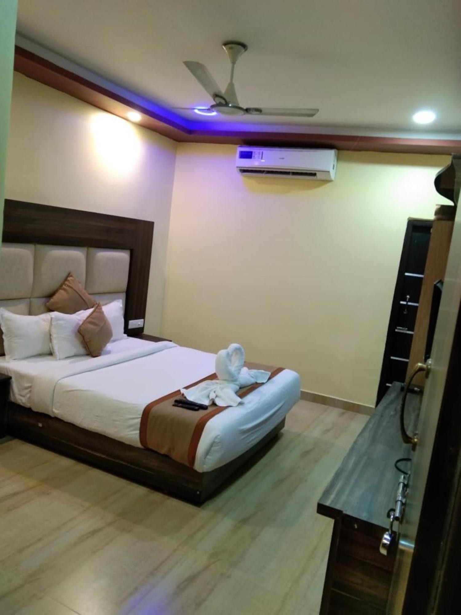 Gold India Beach Resort Govind Nagar Exterior foto
